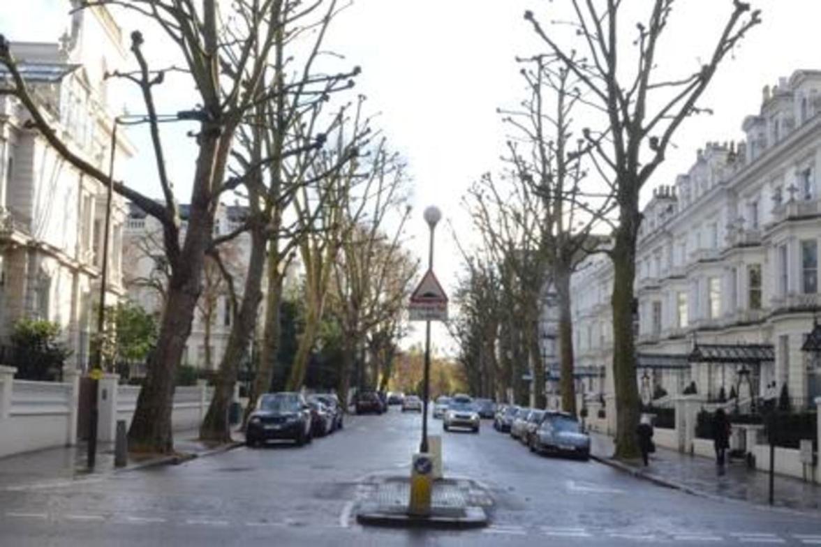 Holland Park 2 Bed Flat By Basetogo Londra