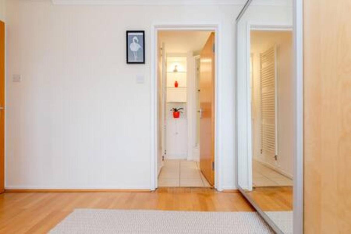 Holland Park 2 Bed Flat By Basetogo Londra