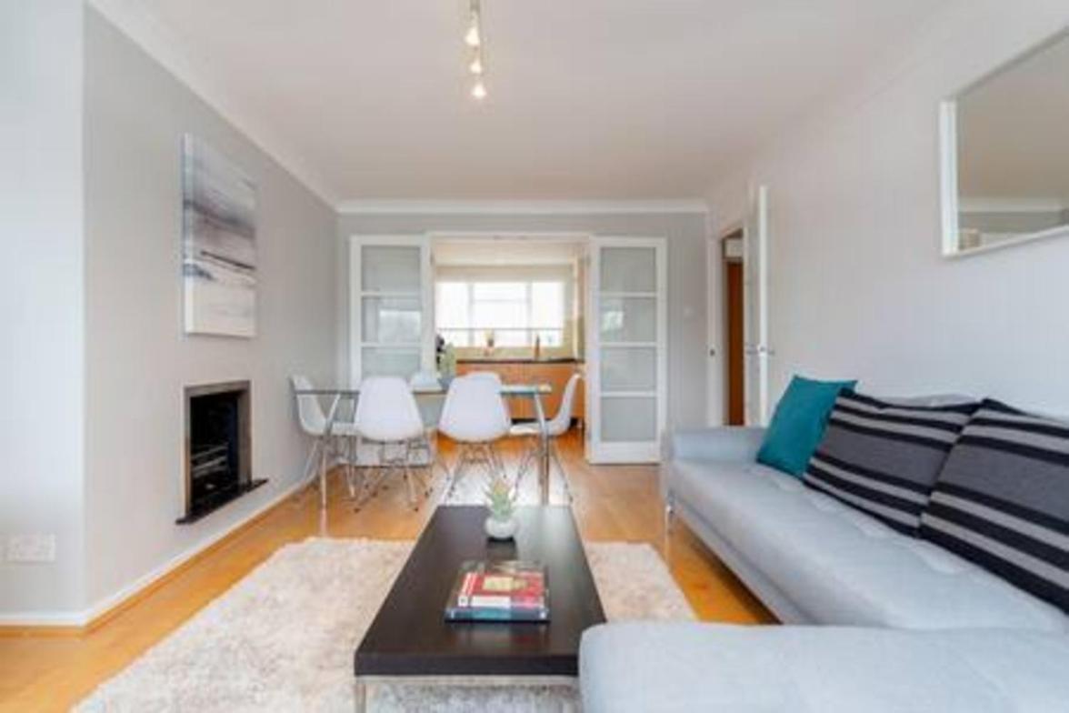 Appartamento Holland Park 2 Bed Flat By Basetogo